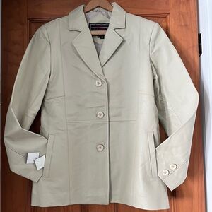 Elegant NWOT Women's Beige Leather Blazer